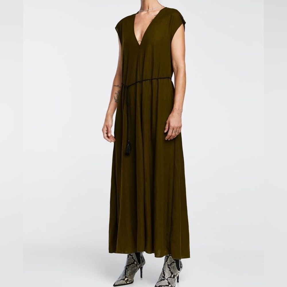 Zara Contrast Pleated Midi Dress - S
